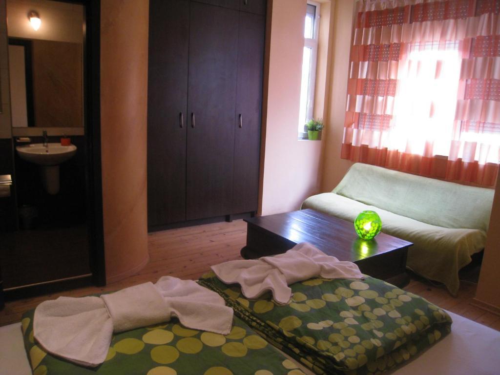 Elegance On A Budget - Rooms For Rent In Sofia Center Rum bild
