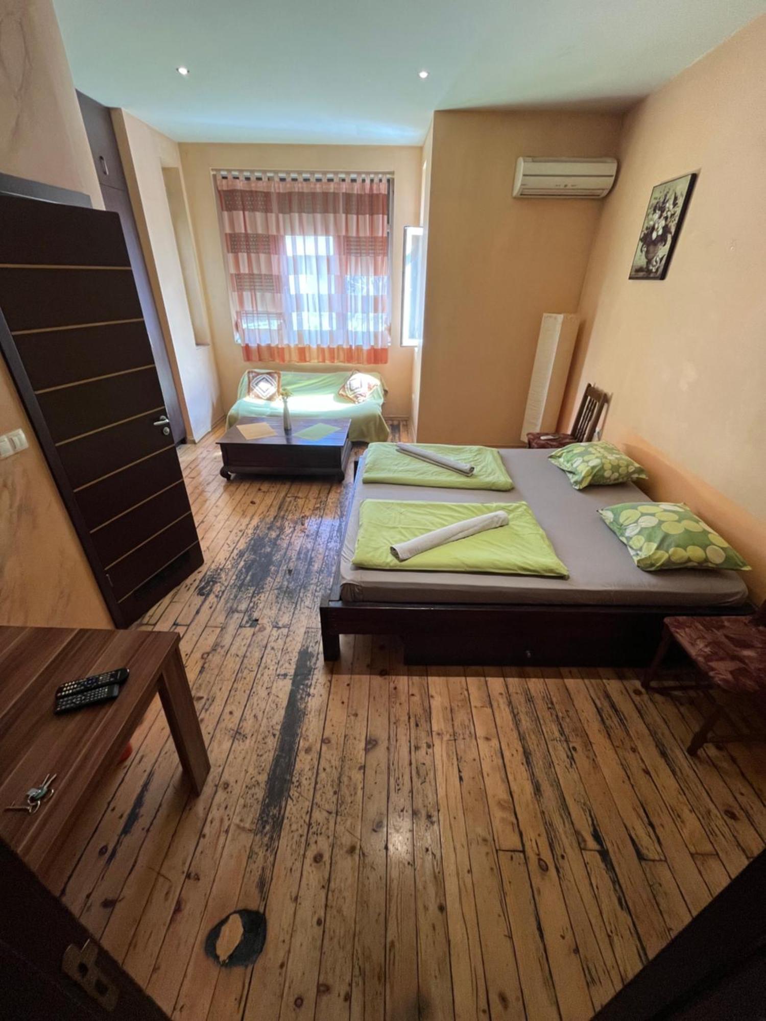 Elegance On A Budget - Rooms For Rent In Sofia Center Exteriör bild