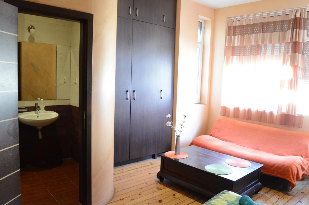 Elegance On A Budget - Rooms For Rent In Sofia Center Exteriör bild