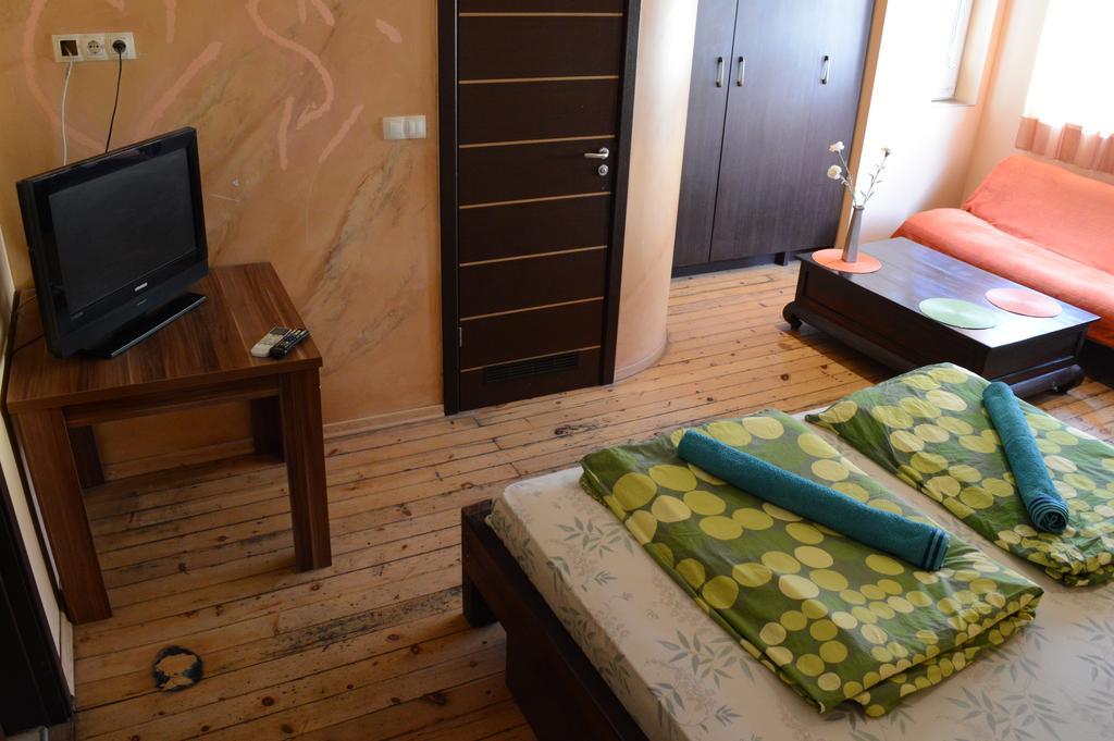 Elegance On A Budget - Rooms For Rent In Sofia Center Exteriör bild