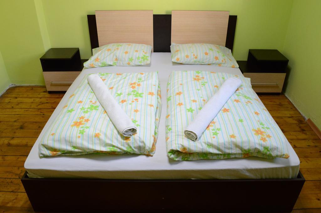 Elegance On A Budget - Rooms For Rent In Sofia Center Exteriör bild