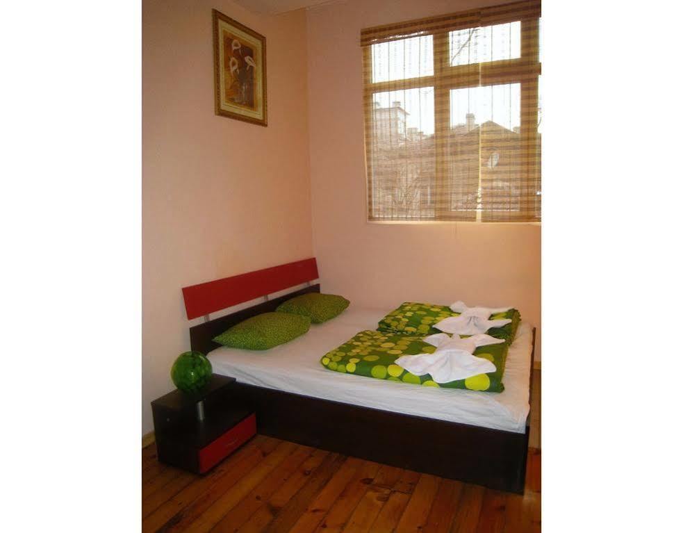 Elegance On A Budget - Rooms For Rent In Sofia Center Exteriör bild