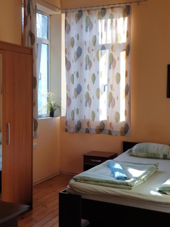 Elegance On A Budget - Rooms For Rent In Sofia Center Exteriör bild